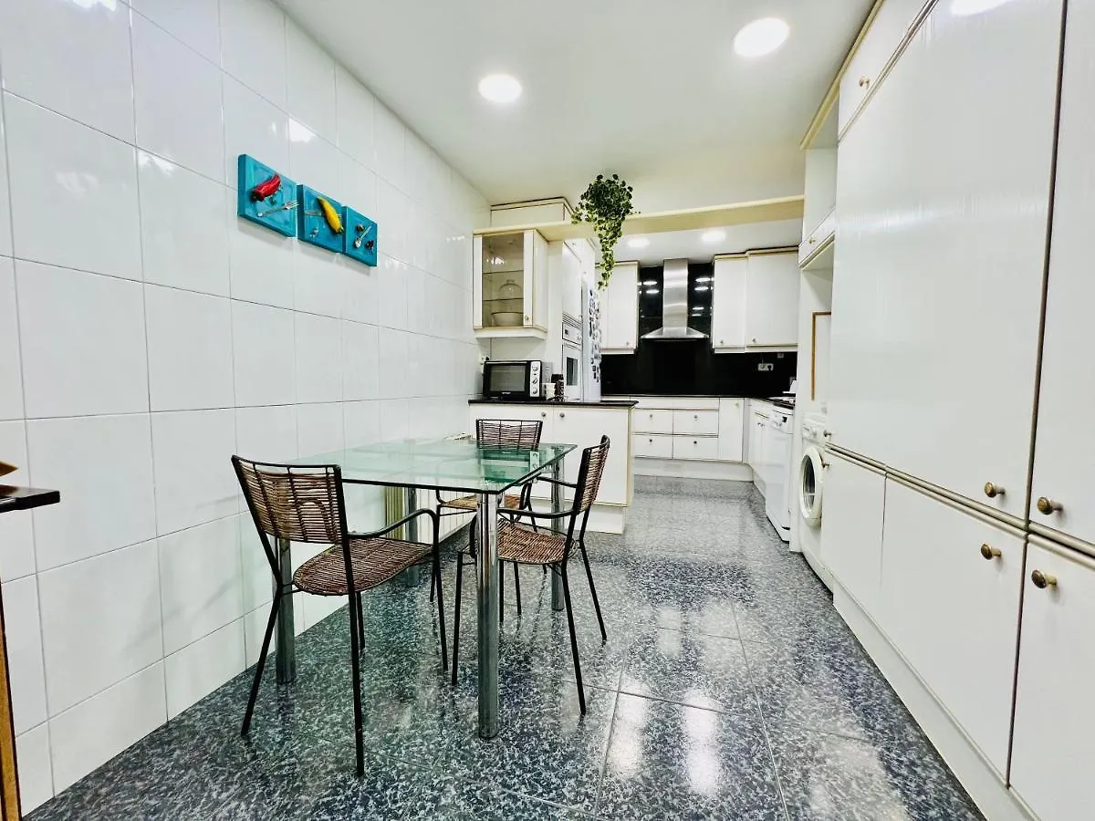 Your Second Home In Barcelona With Private Room And Private Bathroom Close To Montjuic, Pl Espana, La Rambla, Ferry Port 0*,
