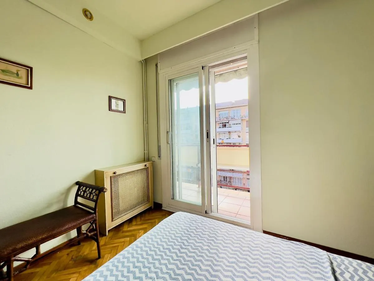 Your Second Home In Barcelona With Private Room And Private Bathroom Close To Montjuic, Pl Espana, La Rambla, Ferry Port 홈스테이