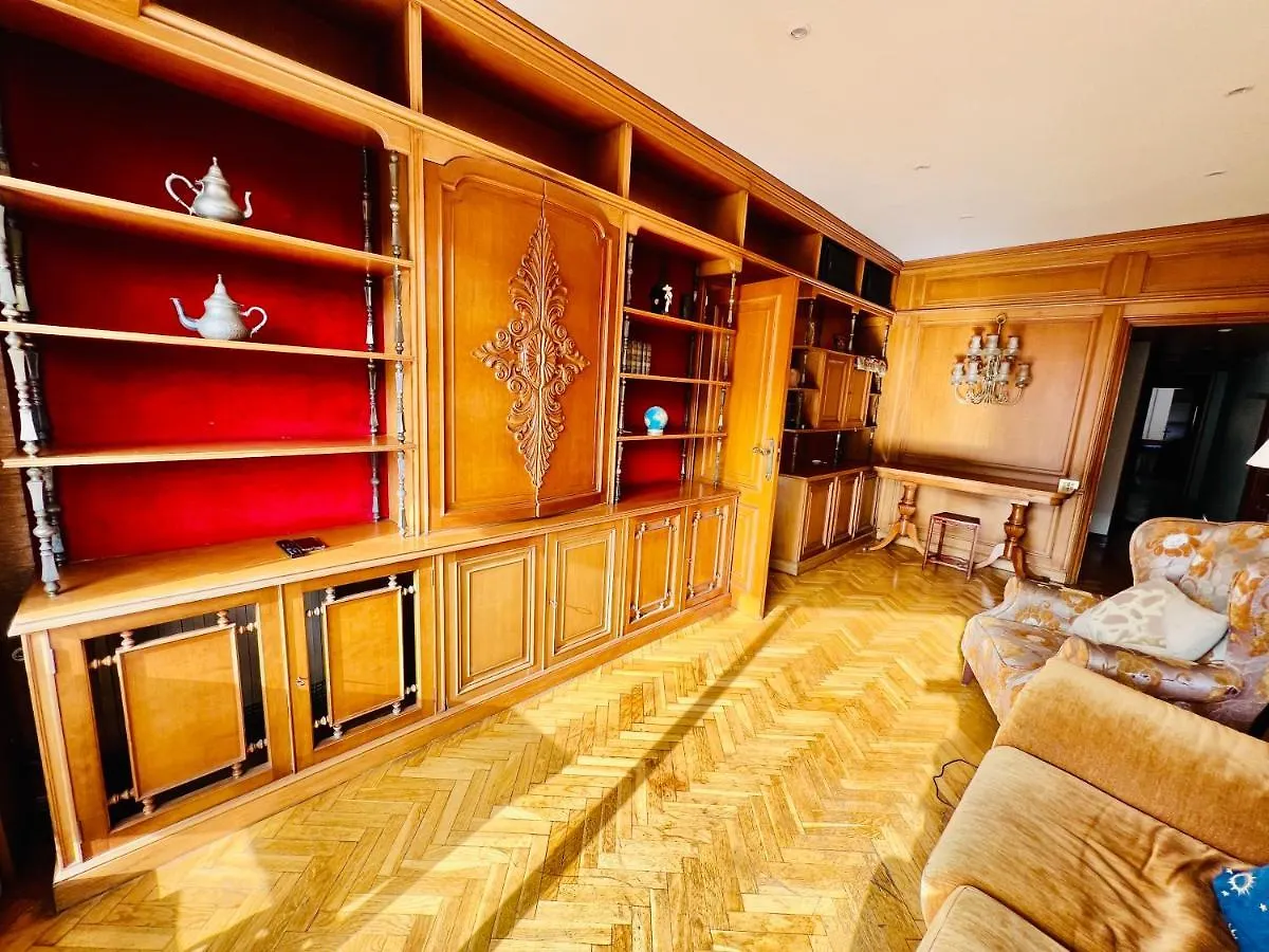 Your Second Home In Barcelona With Private Room And Private Bathroom Close To Montjuic, Pl Espana, La Rambla, Ferry Port 홈스테이