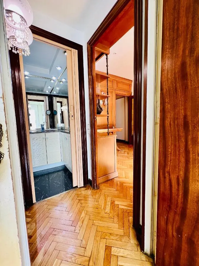 Your Second Home In Barcelona With Private Room And Private Bathroom Close To Montjuic, Pl Espana, La Rambla, Ferry Port 홈스테이